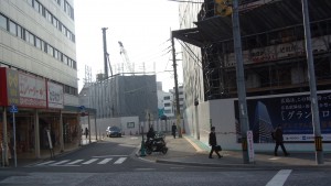 広島駅からＣブロックを望む