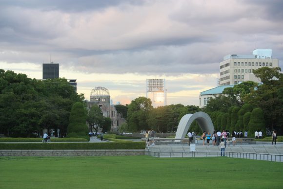 旧広島市民球場、平和公園