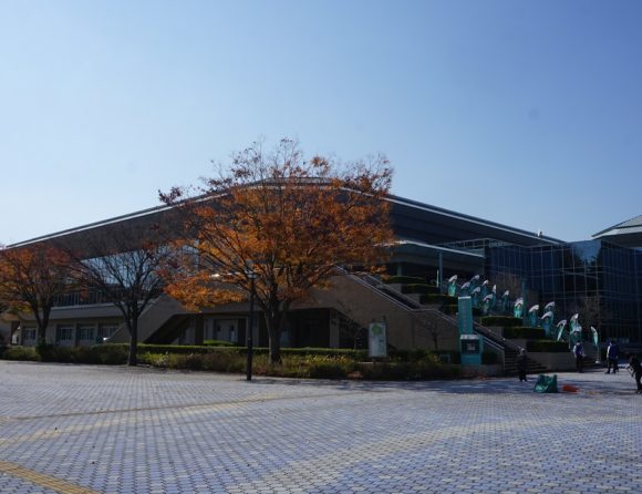 会場の鳥取県民体育館