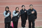 寛田理事長と女性スタッフ