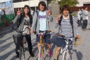 広島メイプルレッズの左から、山口綾、増田寛那、高橋祐奈