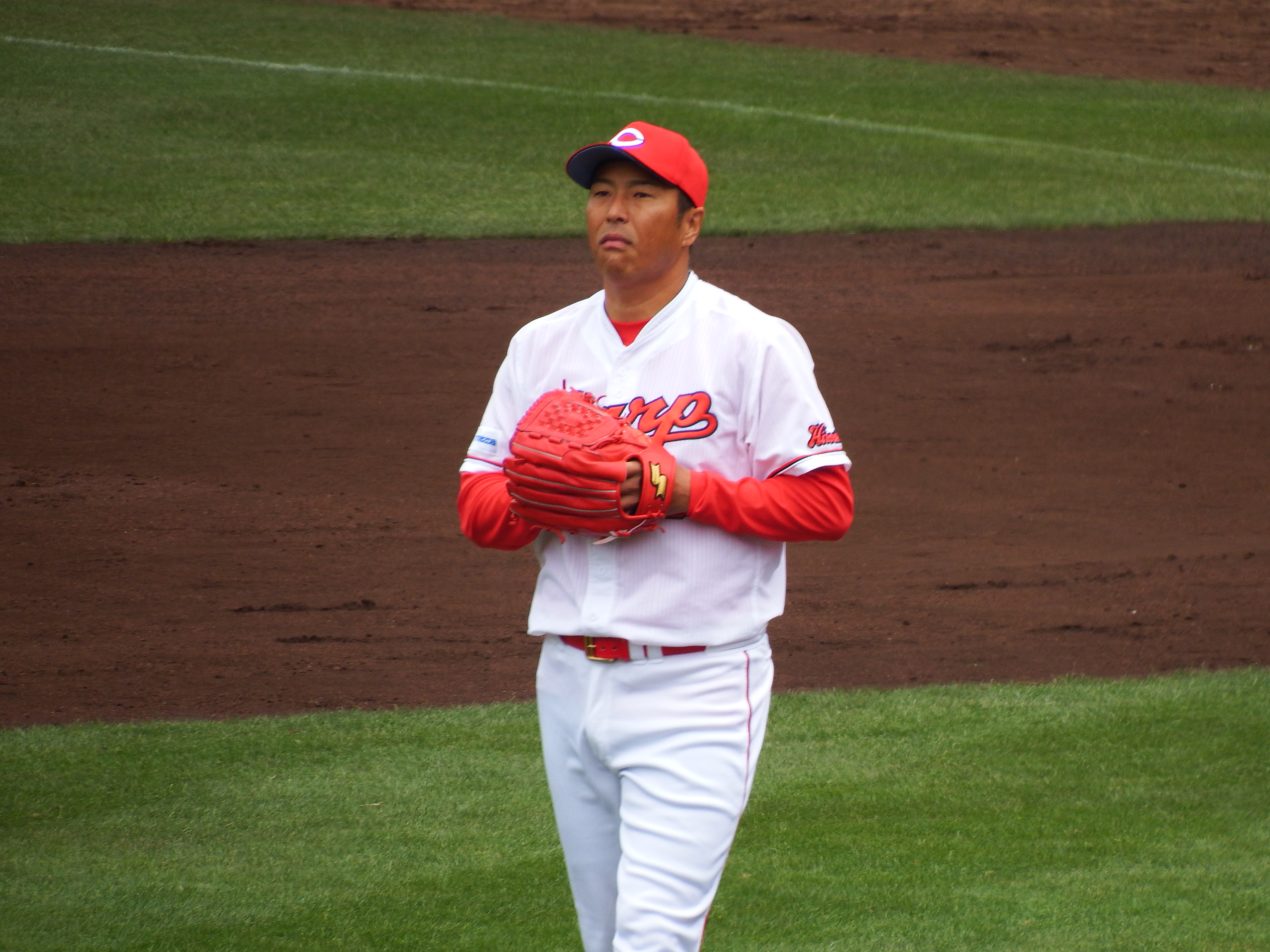 首位戦線の広島に暗雲 黒田博樹が神経系の痛みで出場登録抹消 ひろスポ 広島スポーツニュースメディア 首位戦線の広島に暗雲 黒田博樹が神経系の痛みで出場登録抹消 ひろスポ 広島スポーツニュースメディア