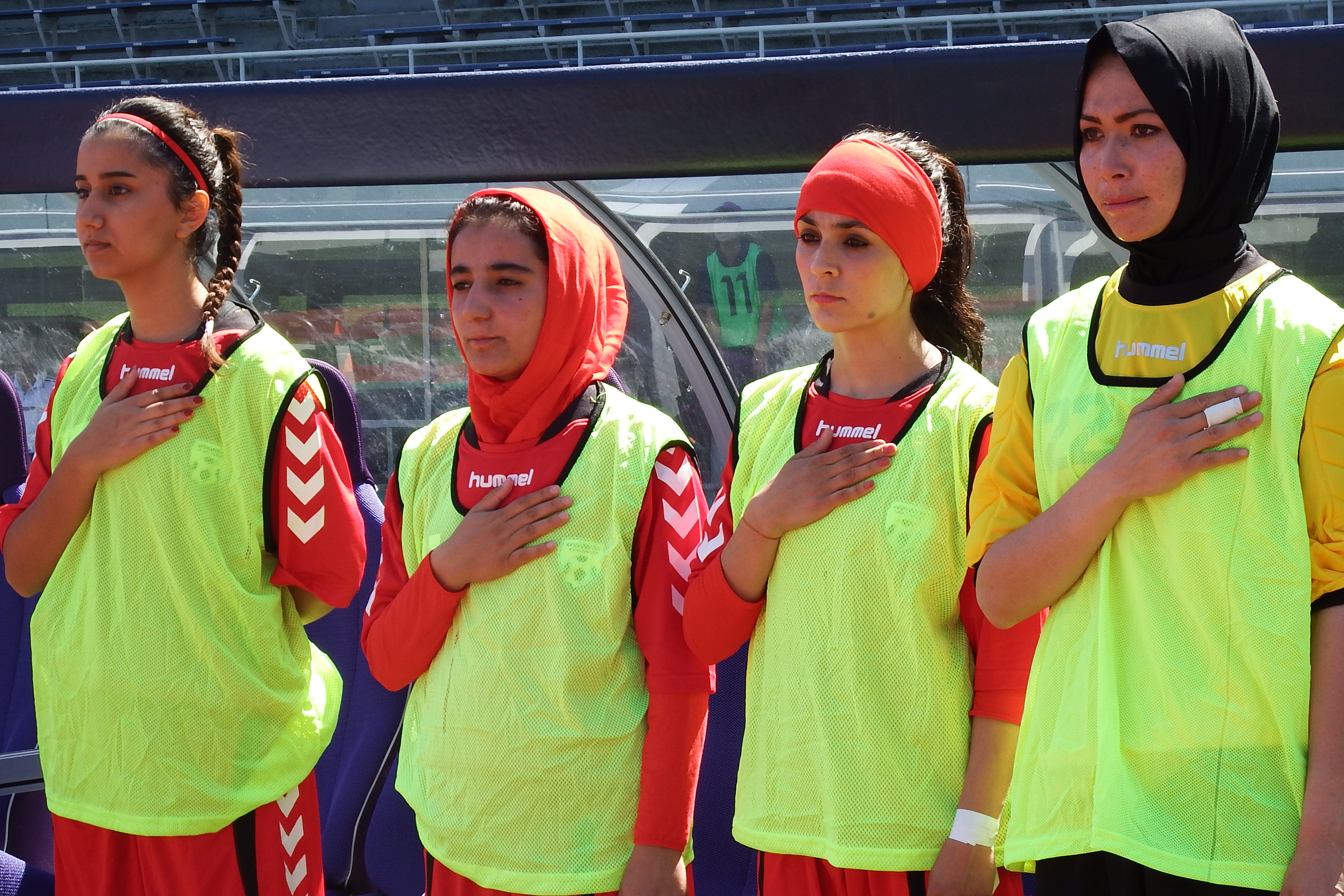 国連ユニタールプレゼンツ アフガニスタン対アンジュヴィオレ広島 女子サッカーチーム親善ピースマッチ開催される ひろスポ 広島スポーツニュースメディア