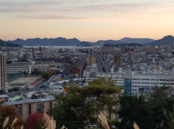 県工と海と比治山