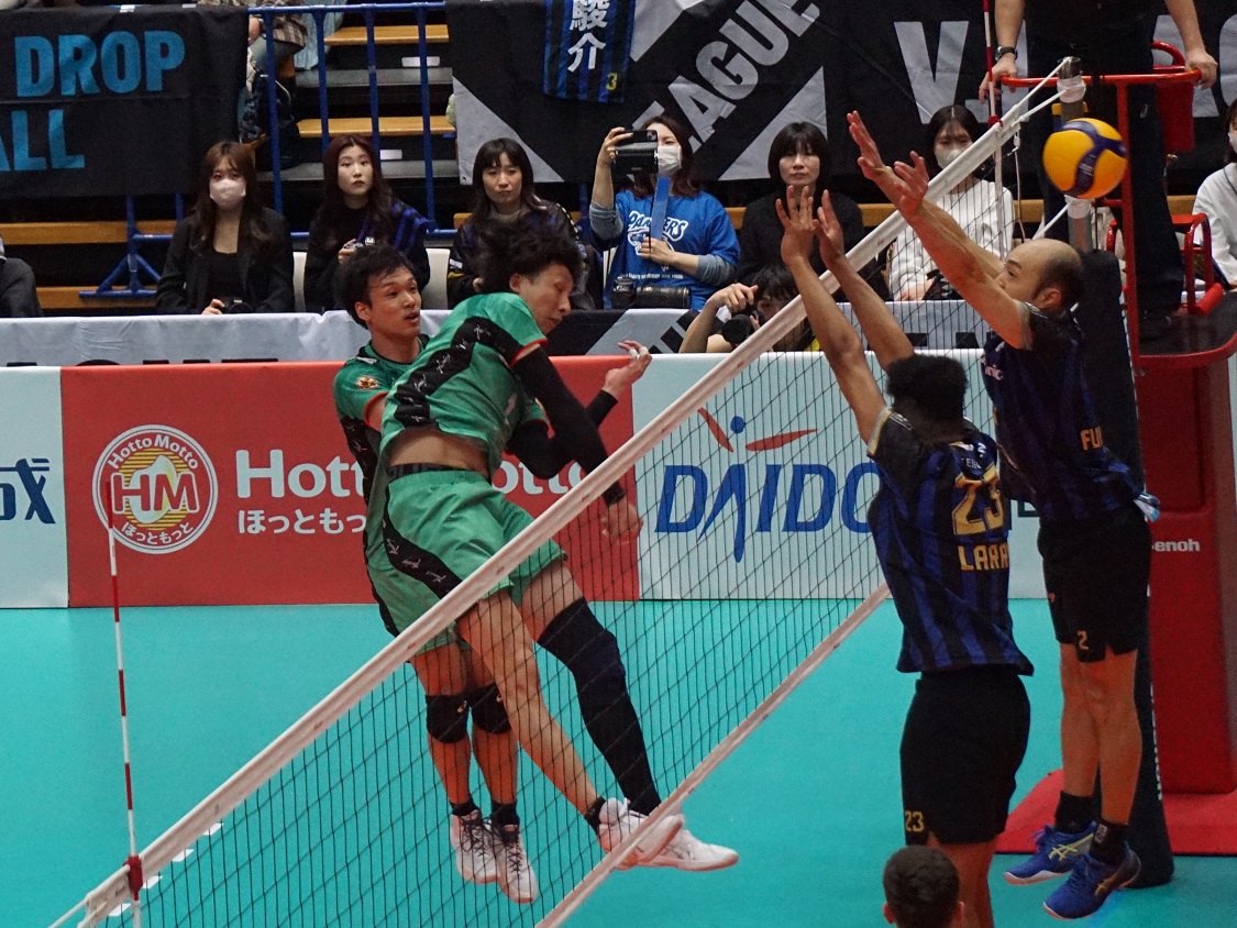06-安永選手のクイックが相手